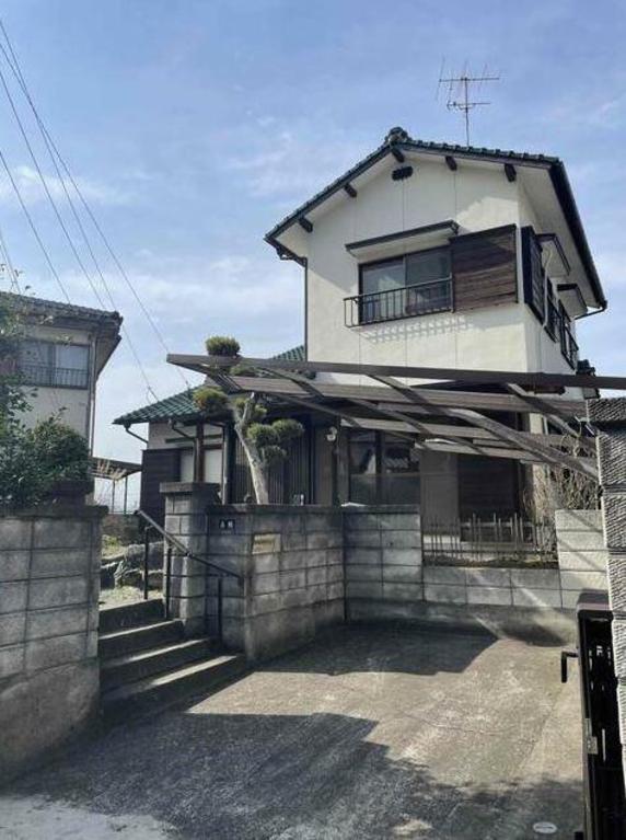 西条市飯岡　中古住宅　400万円