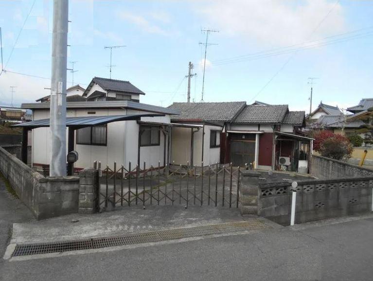 西条市小松町新屋敷甲　土地　560万円