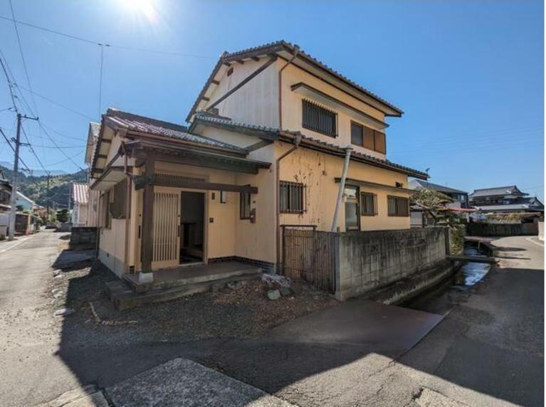 新居浜市郷　中古住宅　690万円